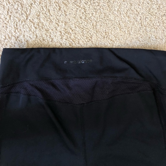 New Balance Black Capri Leggings size M - Picture 4 of 7